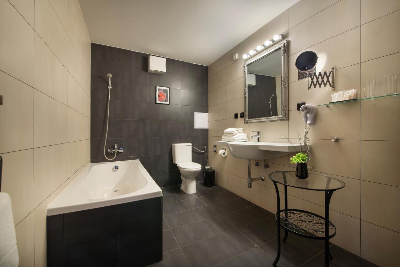 מלון Parkhotel Morris 4*