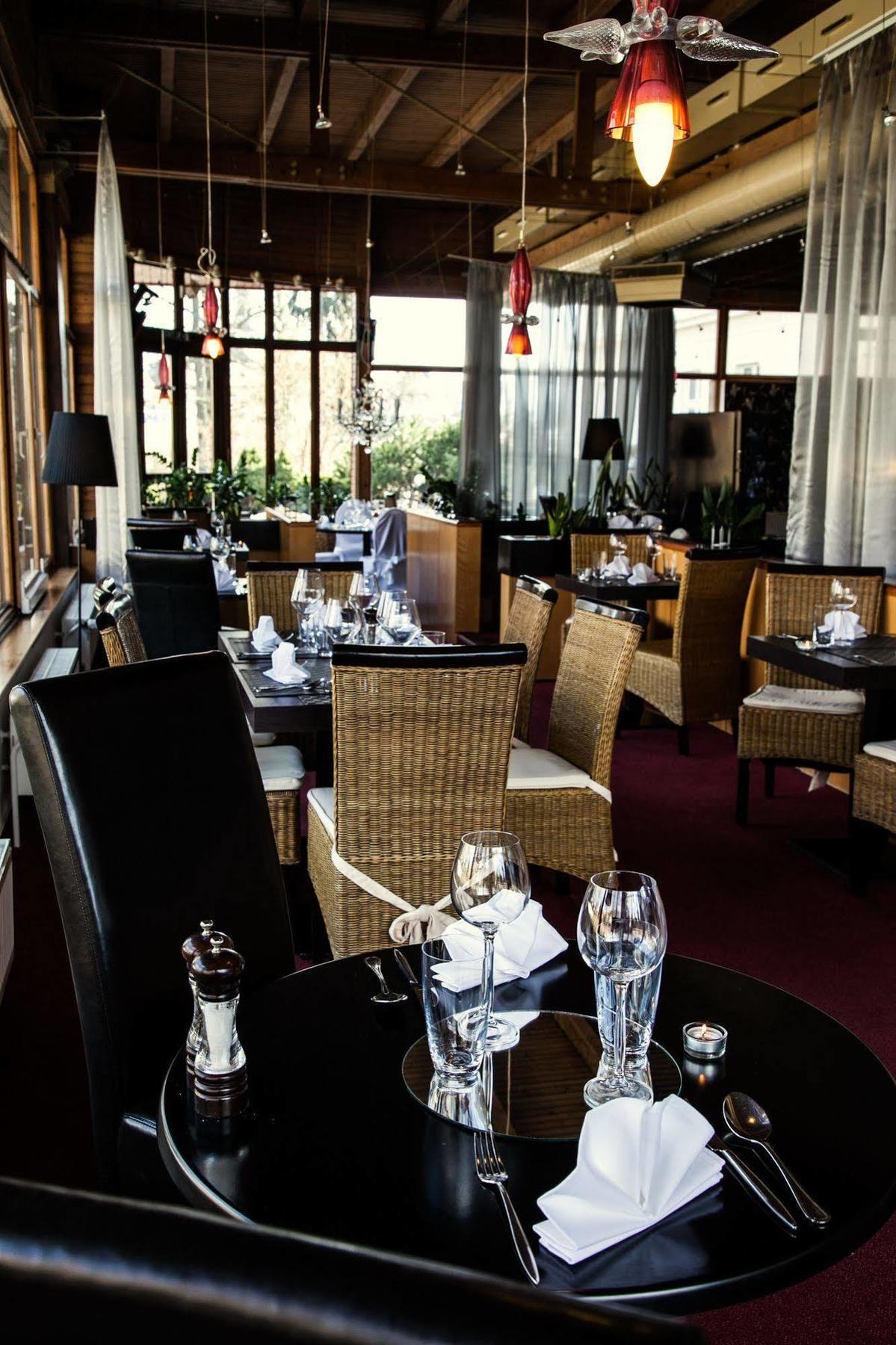 מלון Parkhotel Morris